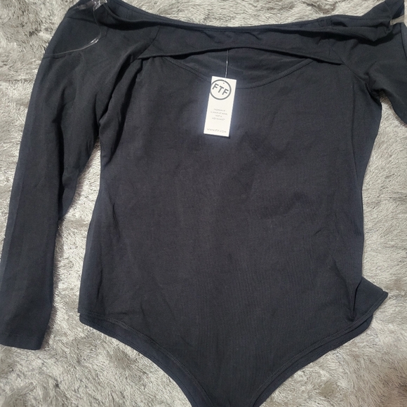 Top - Picture 2 of 2